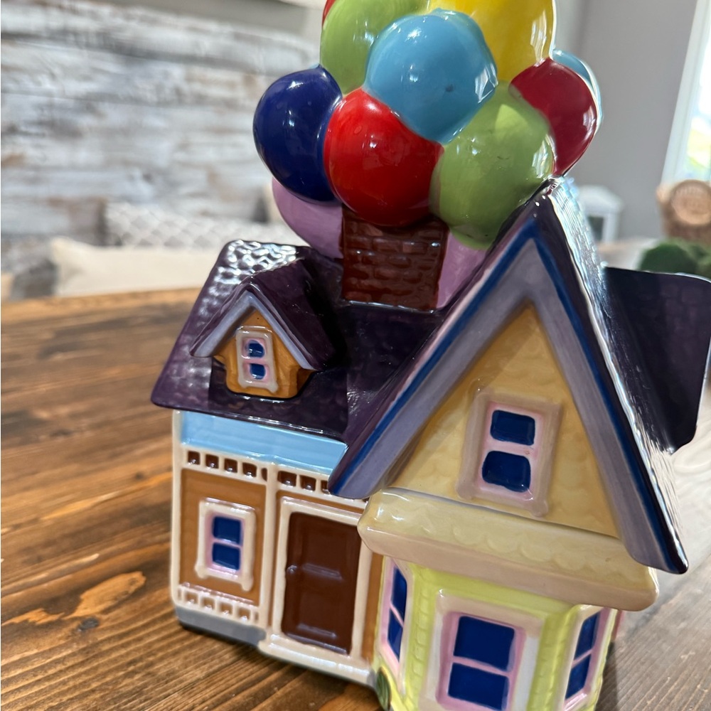 RARE DISNEY 2019 Up Cookie Jar with Balloons